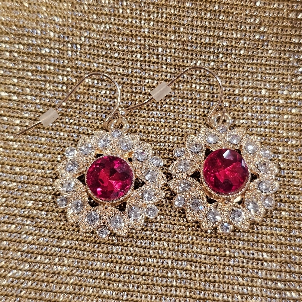 Vintage MONET Gold Tone Ruby Red Rhinestone Flower Snowflake Dangle Earrings